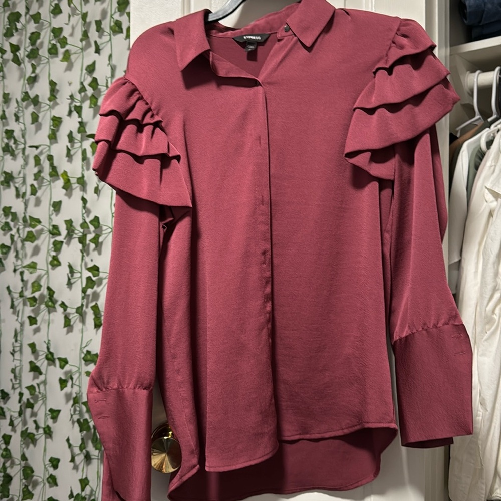 Express, Medium button down